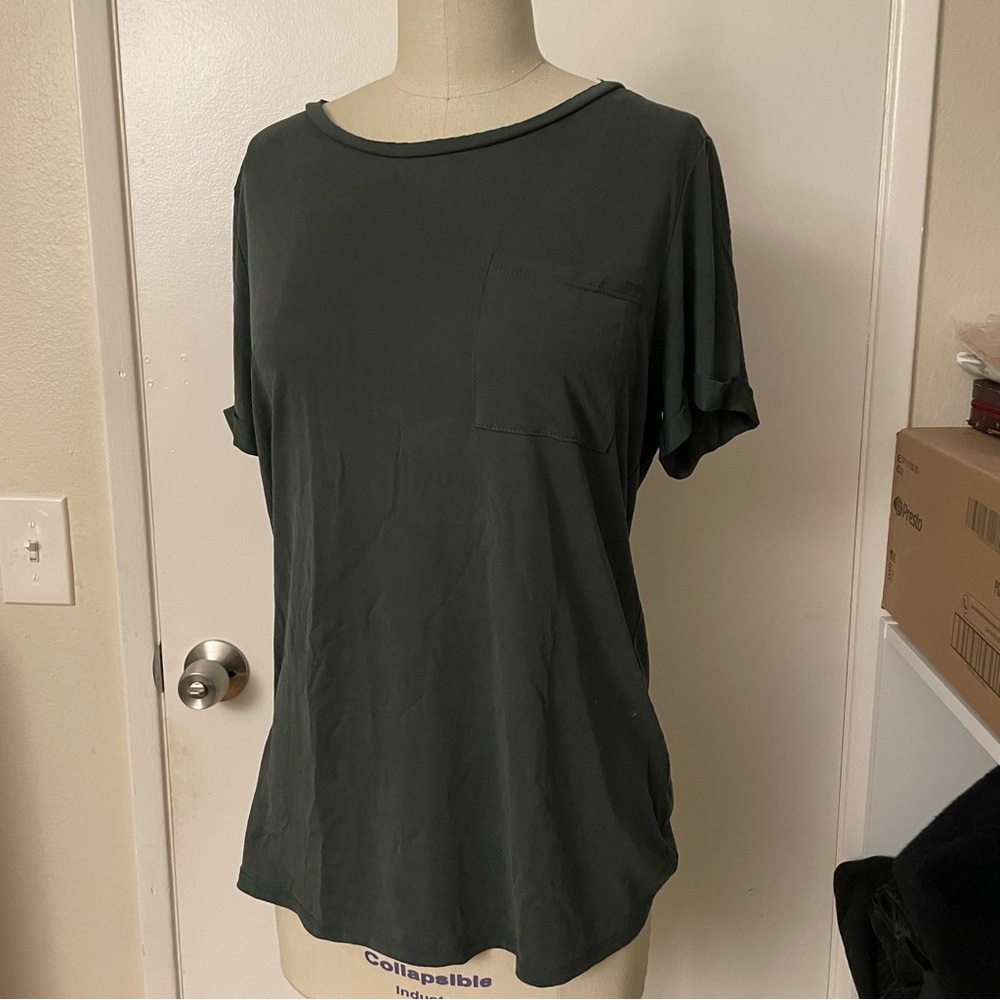 Dark green short sleeve top with pocket